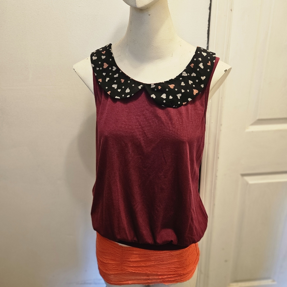 Maroon Circles and Cycles Maroon Top with Heart Collar Sz M
